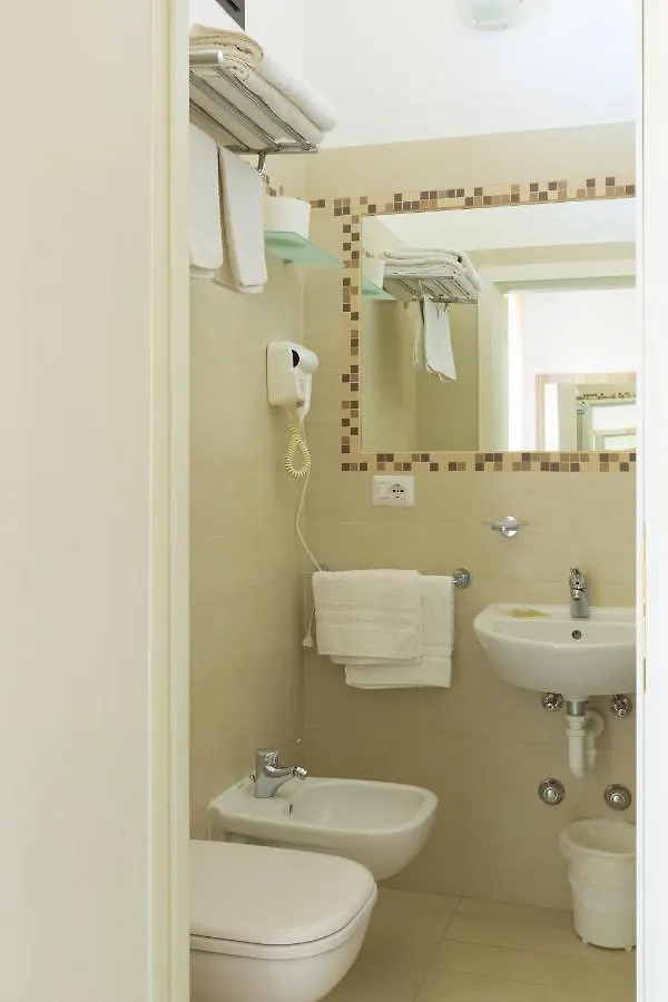 רימיני Hotel Ridens