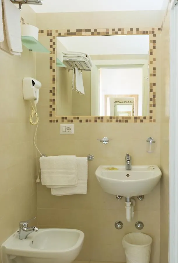 רימיני Hotel Ridens